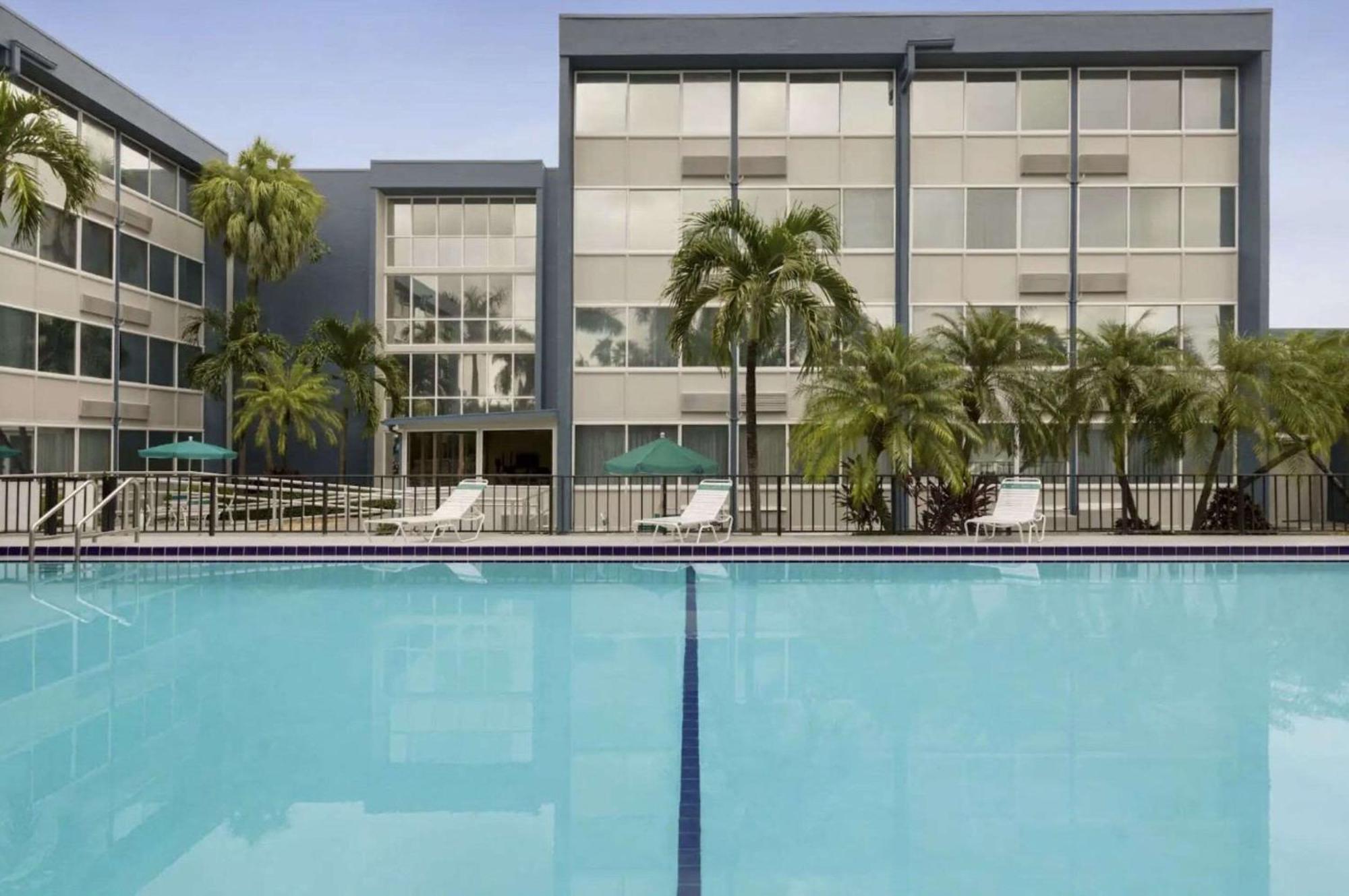 Envision Hotel Miami International Airport Εξωτερικό φωτογραφία